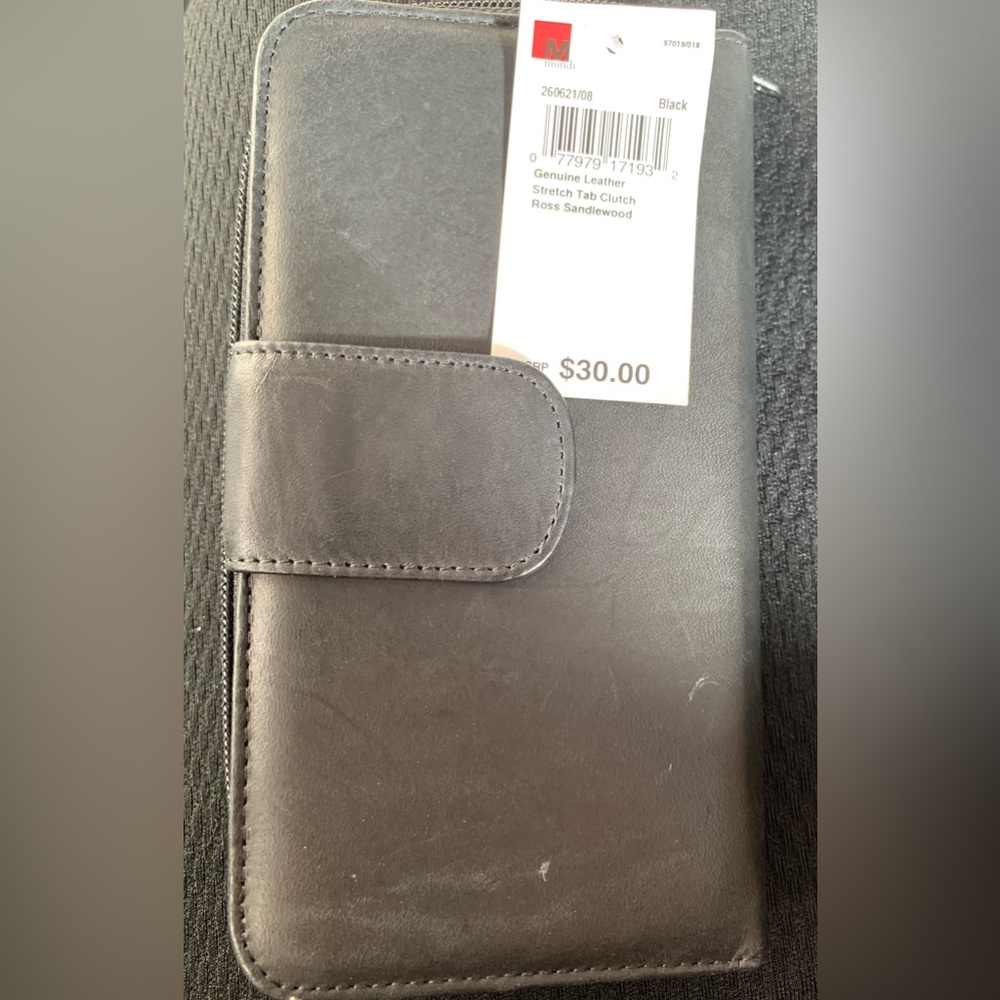 Mundi Genuine Leather Stretch Tab Clutch in Black. - Ross Sandlewood designer.